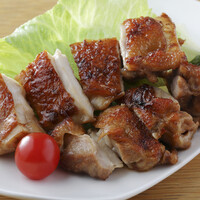鶏もも肉炭火胡椒焼