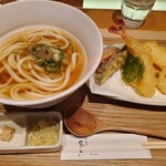 切麦や 甚六 - 天かけうどん