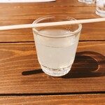 繭久里カフェ - 海洋深層水ミネラルレモン水（食前酒）