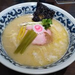 名物よだれ鶏と濃厚鶏白湯麺MATSURIKA - 濃厚鶏白湯麺（塩）