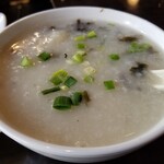 Ippin Hinabe Shikikaigan - 紫菜魚片粥。