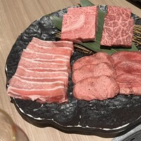 近江うし 焼肉 にくTATSU 青山本店 - 