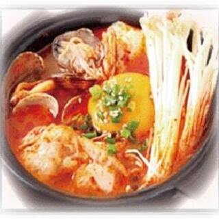 韩国人负责菜单的开发和烹饪。再现正宗的味道