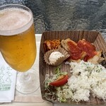 Oukoku Resutoran Hana No Kicchin - グリルチキンとビール