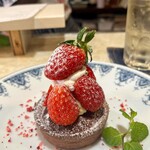 ケーキお食事 ドングリ - いちごのタルトレット