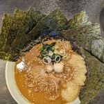 横浜家系ラーメン 魂心家 - 黒胡椒味噌らーめん＋のり5枚追加(2023年11月30日)