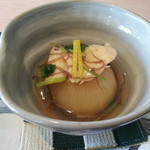 札幌 なだ万雅殿 - 煮物の鯛味噌かぶらです(2013年11月)。