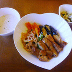 Golon - 鶏の照り焼き野菜丼（ひがわりランチ主要部）
