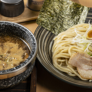 The popular `` Tsukemen (Dipping Nudle) Rich'' and ``Tsukesoba'' are also our proud creations!