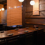 七渦路 - テーブル席