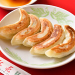 紅花 - ギョーザは大きめで、具だくさん