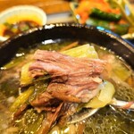 KOREAN DINING LEE - テール、ホロッホロですよ。