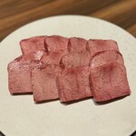 焼肉ホルモン 新井屋 にかい - 特選厚切りタン塩