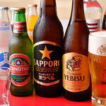 紅花 - ビール大ビン(サッポロ黒ラベル)、中ビン(エビス)、生ビール(エビスビール)です。その他ドリンク各種