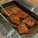 焼肉ホルモン 新井屋 にかい - カイノミバーガー