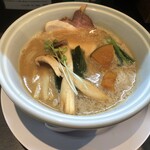 らーめん三極志 - ズワイガニの白湯らーめん