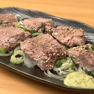 The soft, thick-sliced ``boiled tongue'' and the fresh ``3-piece pork sashimi platter'' are highly recommended.