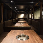 Yakiniku Kokorotake - 町店では珍しい50名様が一堂に向い合せに座れるテーブル席♪圧巻です！