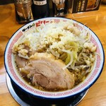 ラーメンビリー - ♪ ラーメン並 ¥980
            ※野菜多め.ニンニク少なめ.アブラあり.味濃いめ