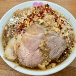 ラーメンが好きです - ラーメン並 ヤサイマシ アブラマシ ニンニクぬき 粗びき唐辛子トッピング