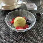 スカイダイニング リーガトップ - ピスタチオのアイスクリームうまい！