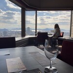 スカイダイニング リーガトップ - NPO法人地域活性化支援センターから恋人の聖地に認定された西角席とお水♡
