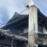 Sumibiyaki Unagi Higashiyama Bussan - 煙突から噴き出す煙がたまらなくそそります