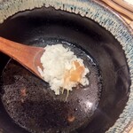 心にしみる浜の味 岩男 - 我慢できず白メシを煮汁に