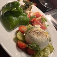 カルネジーオ イースト - 