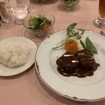 Itou Guriru - 神戸ビーフシチュー・ライス・サラダ