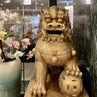 中国料理 盤古殿 新横浜プリンスホテル店 - お店正面の像