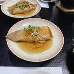 八森いさりび温泉 ハタハタ館 - 真鰈の唐揚げあんかけ。