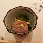 寿司と日本料理 銀座 一 - まずは先付、 合鴨ロース・白舞茸・小松菜おひたしです