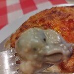 ヨシカミ - 牡蠣のグラタン　ひと掘りで牡蠣を発掘