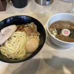 アンダーグラウンド ラーメン 頑者 - 