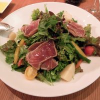 グランド キッチン - 炙りマグロを添えたサラダ・ニソワーズ