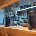 麺屋 周郷 - 店内はどこもかしこもピッカピカ✨