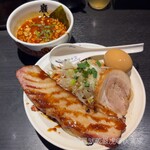 Menya Musashi Iwatora - 巌虎七味つけ麺