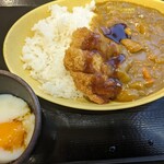 ゆで太郎 - 【別の日】
            ミニカツカレー。430円
            サービス券利用で温玉ゲット
            カレーもハーフ(2/3くらい？)、カツもハーフ
            一般に朝飯にはちょうど良いかも