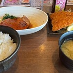 Izukougembiru - 金目鯛の煮付けとアジフライ定食 1980円。