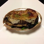 じん市 - 男鹿半島の鮑の香草焼き（イタリアンパセリ・セロリ）