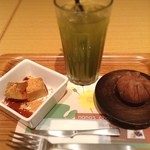 ナナズグリーンティー - ランチのデザートはわらび餅...に、一粒栗茶巾足しちゃった！(*^_^*)