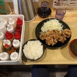 唐揚げ専門店 から揚げまる - からまる定食200g