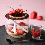 ATELIER CHOCOLAT ENTRE - 【カフェ】いちごパフェ～春庭～（期間限定）