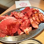 和牛放題の殿堂 秋葉原 肉屋横丁 焼肉 - 