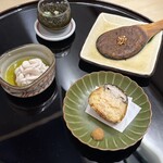 のどぐろ割烹 一心 - 【先付】厳選「先付け」三品-白子のオリーブオイル掛け•もずく酢•エビ真丈-•【肴】蕎麦屋の名物 焼き味噌