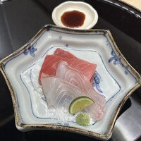 のどぐろ割烹 一心 別邸 - 【造里】お造里盛り合わせ-ヒラメ•本マグロ-