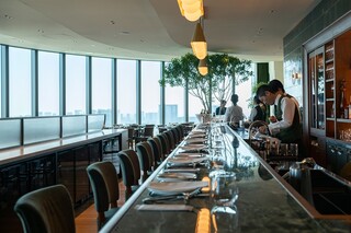 Hills House Dining 33 - Bar Counter③