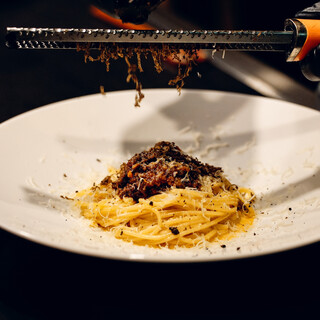 享用新鮮食材和我們招牌“Carbonara”製成的套餐