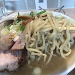 桜上水 船越 - 「チャーシューワンタンメン」（「鹽」1,500圓）
                                「麺大盛り」（＋100圓）の麺アップ。